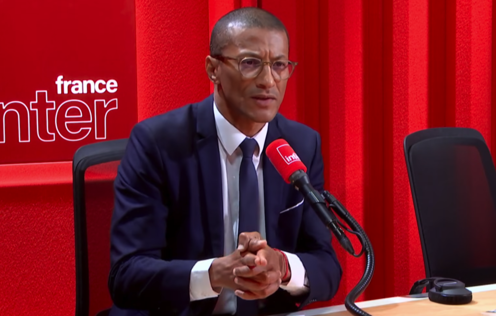« Le prochain président de la République » : Karim Bouamrane officialise sa candidature pour la présidentielle de 2027