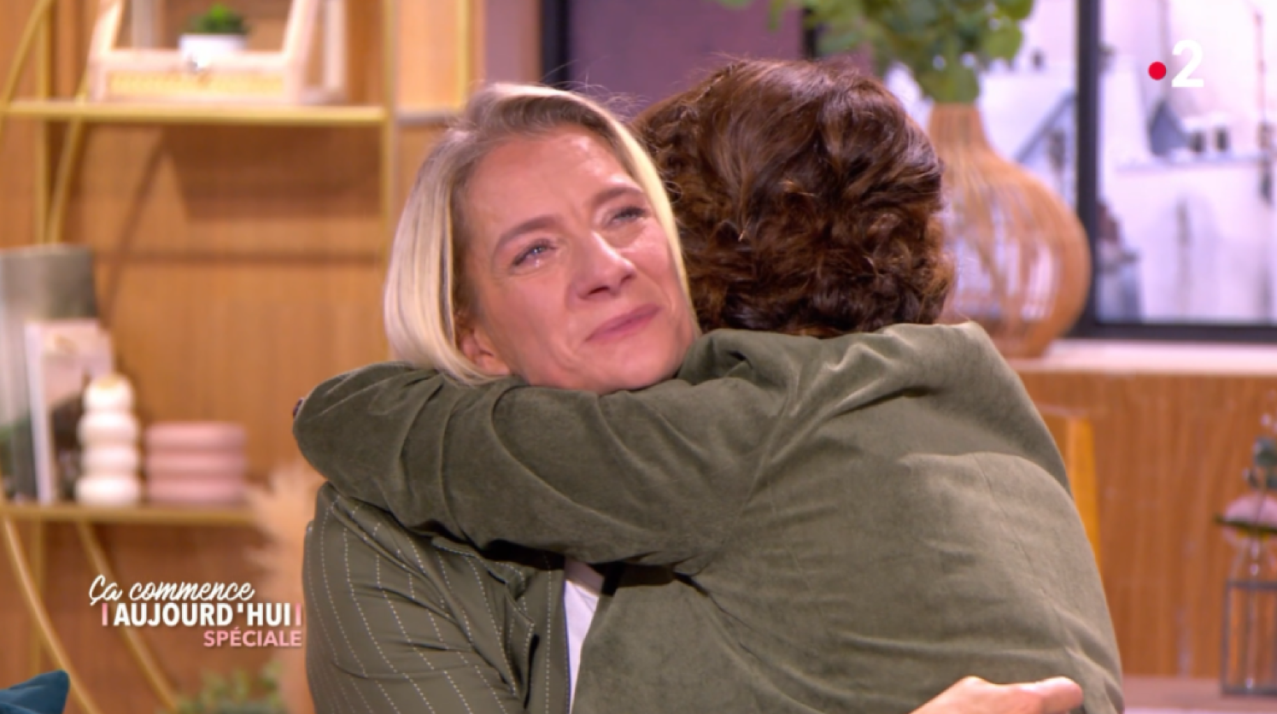 Frontières - « On a reçu beaucoup de soutien » : La mère et le frère de  Lola s'expriment pour la première fois face caméra