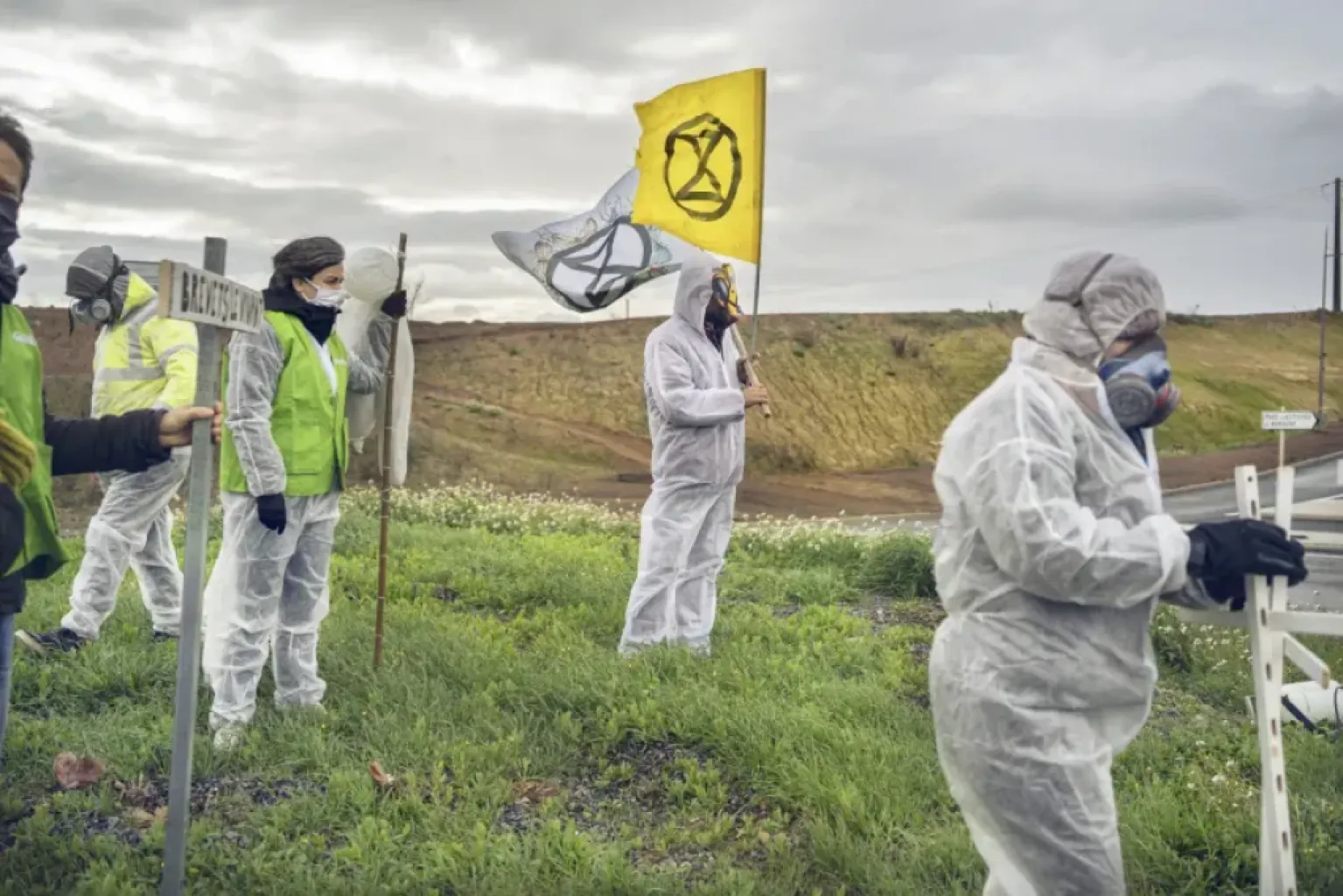 Une majorité de Français désapprouvent les méthodes des écologistes radicaux et soutiennent les grands chantiers Une majorité de Français désapprouvent les méthodes des écologistes radicaux et soutiennent les grands chantiers