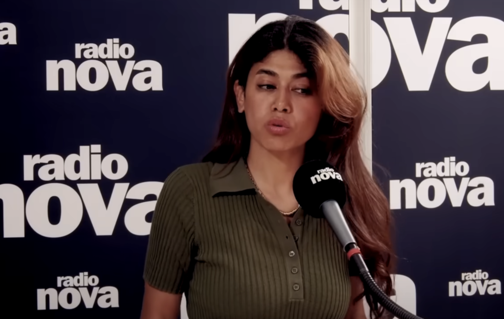 Frontières - « Jai de la chance dêtre en Israël » : doxing et polémique,  quand Rima Hassan fournit des numéros « sionistes » à ses internautes  radicalisés